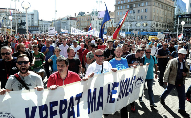 Изметом на Банске дворе