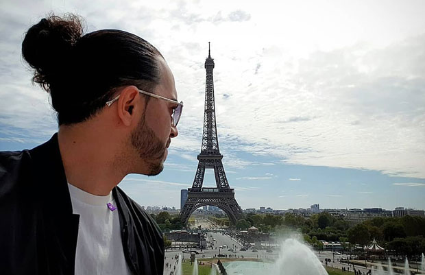 Адил очаран Паризом