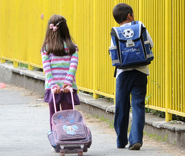 Леђа крива од торбе