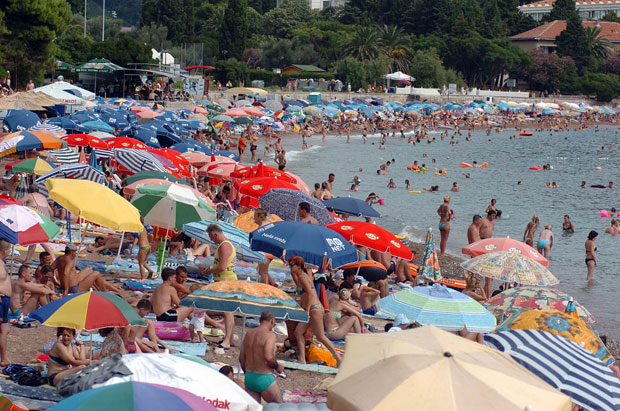 Угоститељи незадовољни: Гостију пуно, а џепови празни