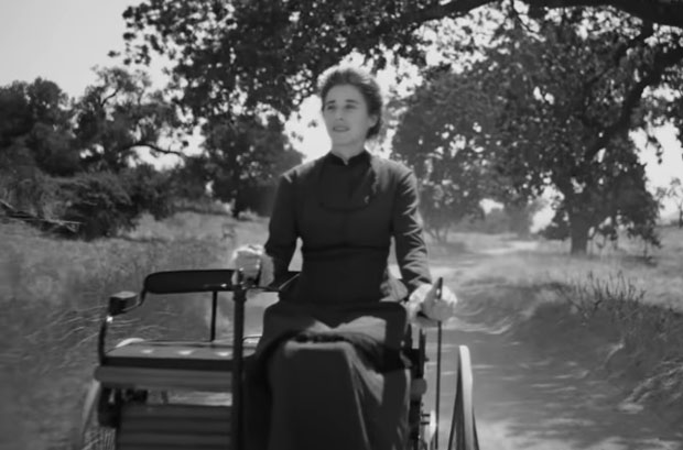 ВЕРОВАЛИ ИЛИ НЕ: Први возач аутомобила била је жена (ВИДЕО)