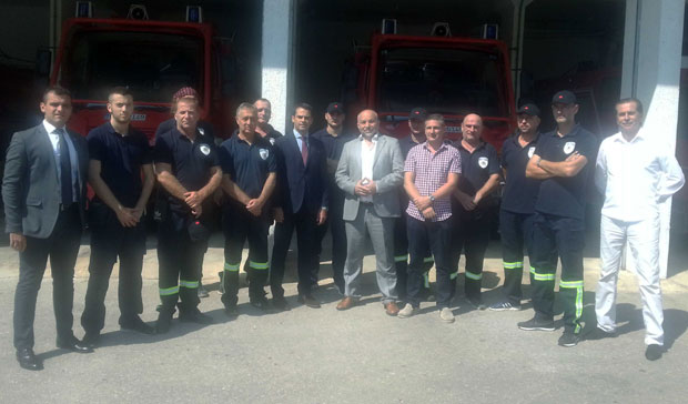 Ватрогасци у Бару добили опрему и веће плате