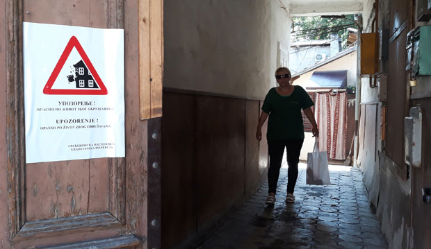 Рупа још прети