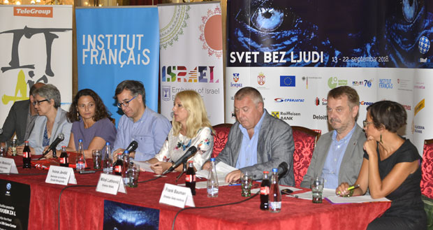 ПРАТЕЋИ ПРОГРАМ БИТЕФА: Хватање укоштац са светом (ВИДЕО)