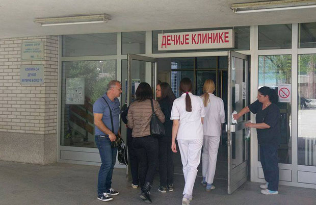 Несрећа код Прокупља: Мајка преминула, беба још критично