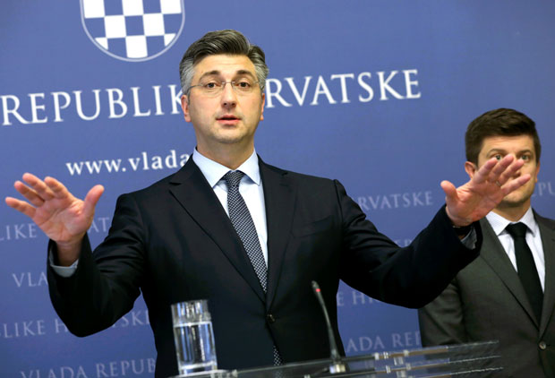 Аутобуси и јаја на ХДЗ