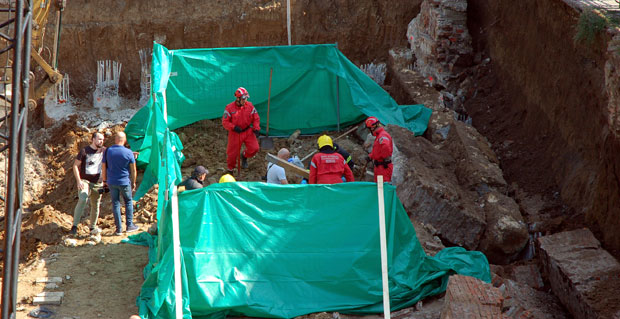 НАКОН ПОГИБИЈЕ РАДНИКА: Тужилаштво и полиција испитују пропусте на градилишту