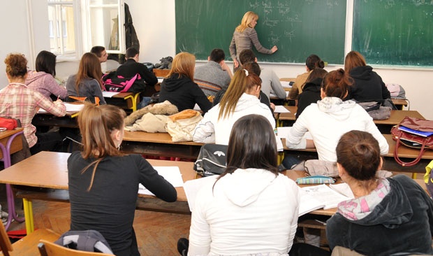 Црна Гора: Наредне године просветарима веће плате