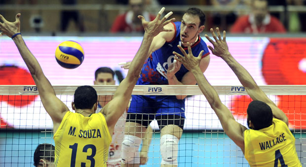 ФРАНЦУСКА ПАЛА ПОСЛЕ СЕДАМ ГОДИНА: Одбојкаши славили у Паризу после великог преокрета