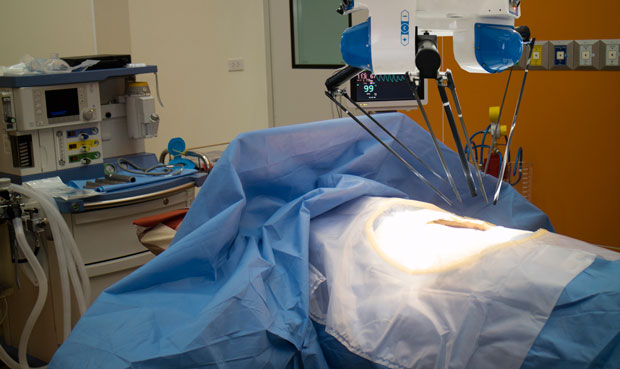 НОВИНЕ У МЕДИЦИНИ: Робот ће оперисати људе у Загребу, а коштаће...