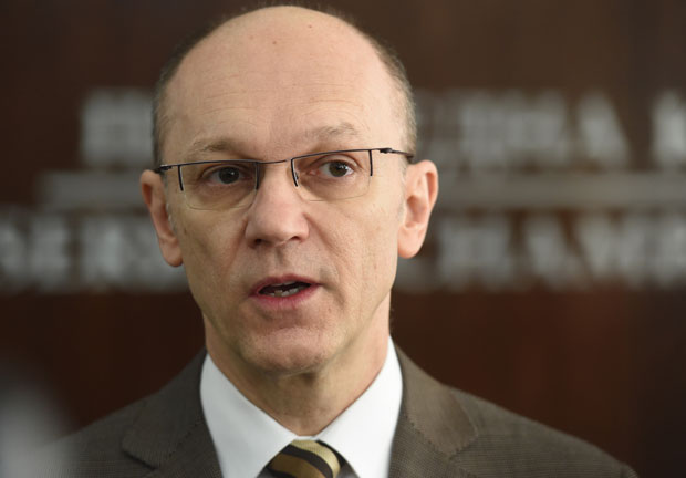 ШПИЈУНКА: Критикује шефа