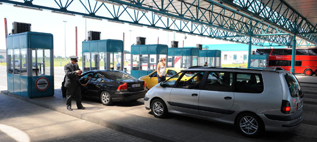 ОДЛАЗЕ У ЗАБОРАВ: Царински шалтери се гасе