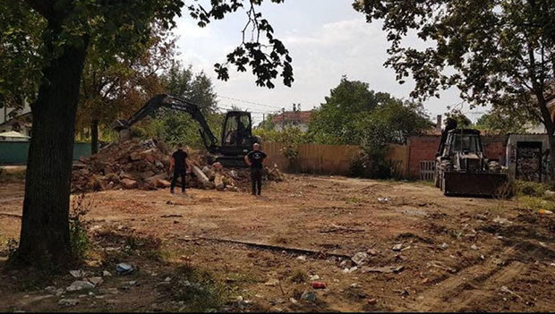 Уместо ругла, ниче паркић