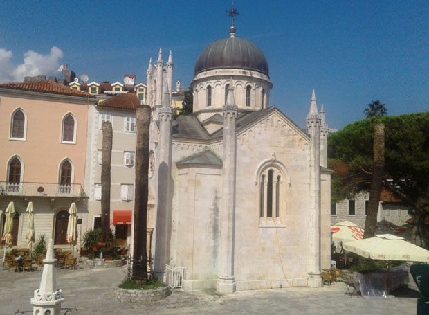 Сурлаш уништио 100 палми