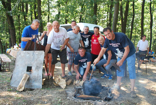 Скувана тона и по белих бубрега