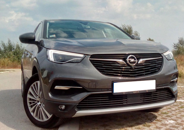 ТЕСТИРАМО ЗА ВАС: ОПЕЛ ГРАНДЛЕНД X: Атрактиван изглед, гласовне команде и обиље опреме (ФОТО/ВИДЕО)