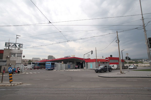 Аутобусима још са старих перона БАС