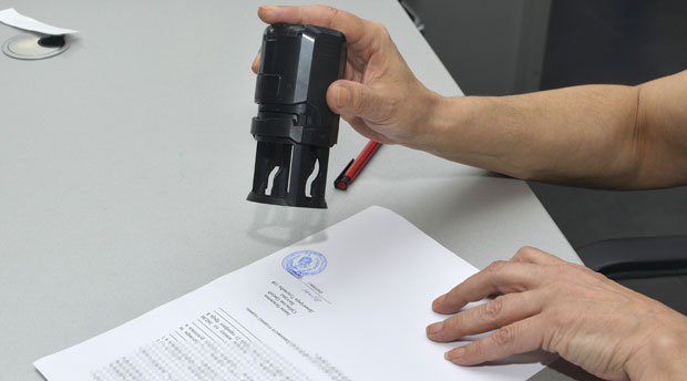 Јавни бележници у обавези да упозоре, али и да овере
