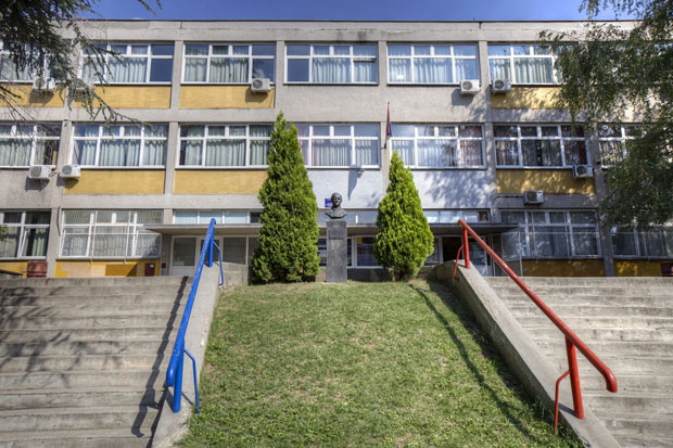 Протест на Вождовцу: У трећем разреду - трећи учитељ!