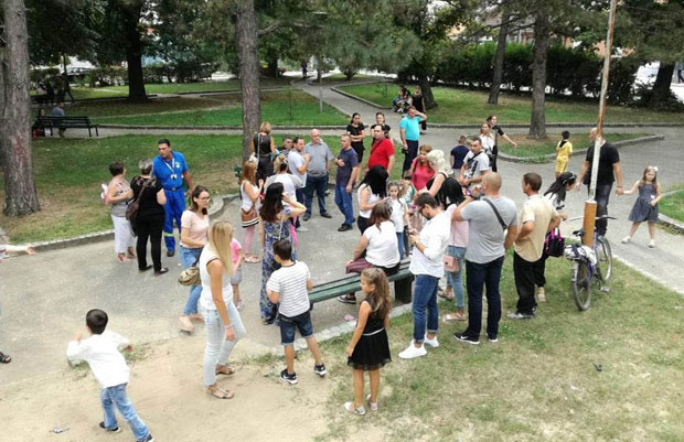 ЂАЦИ И ДАЉЕ НЕ ПОХАЂАЈУ НАСТАВУ: У разреду више Рома него Срба