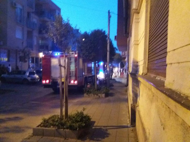 ПОЖАР У НОВОМ САДУ: Изгорео стан, повређен мушкарац
