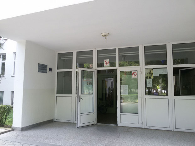 УЖАС У РУМИ: Ученица (15) хтела да исече вене