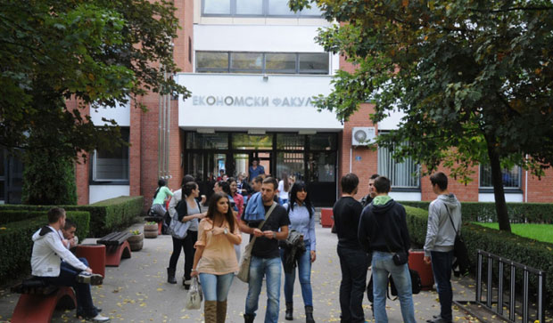 Професорима за 120 марака веће плате!