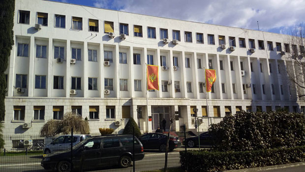 ЦРНА ГОРА ПРЕМАШИЛА ПЛАН: Порезима пеглају дуг