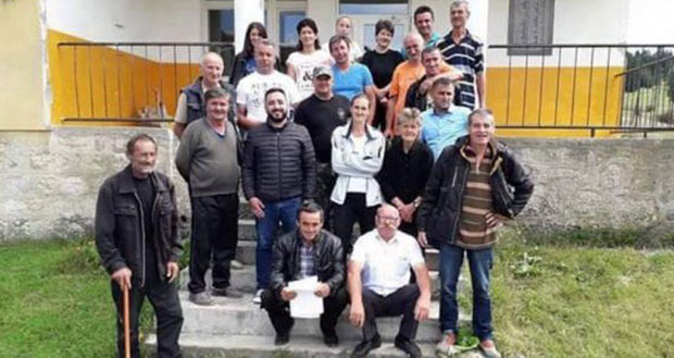 РОДИТЕЉИ НЕ ДАЈУ ДЕЦИ ДА ОДУ НА НАСТАВУ: Траже смену директорке