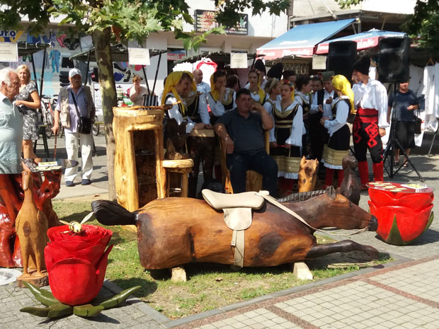 НЕОБИЧАН ХОБИ: Тестером ствара скулптуре