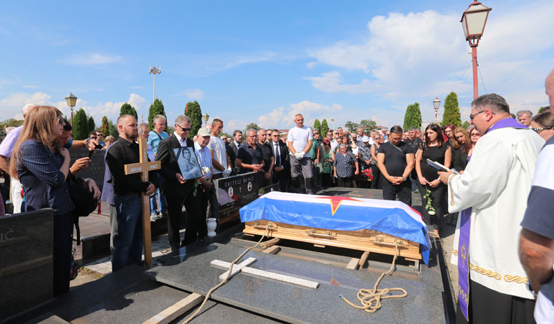 ХЕЈ, СЛОВЕНИ ЗА ЛЕГЕНДУ: Бенеш сахрањен у Бањалуци