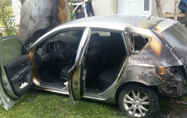 БЕРАНЕ: После сена, запалили му и мазду