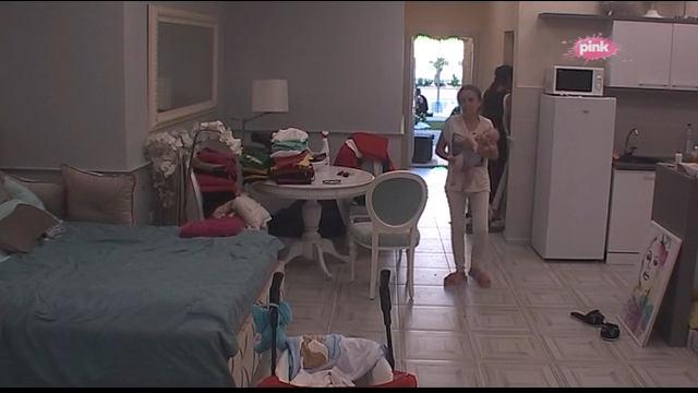 МИЉАНИН СИН ПРИКАЗАН ПРВИ ПУТ У ЗАДРУЗИ: Његов плач одјекивао кућом (ВИДЕО)