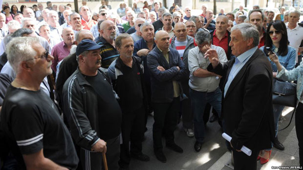 Траже своје отпремнине