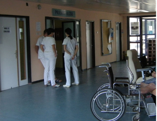 ТРАГЕДИЈА У СРПСКОЈ ЦРЊИ: Избо се ножем због смрти сина