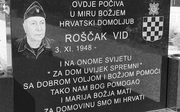 “И НА ОНОМЕ СВЕТУ ЗА ДОМ СПРЕМНИ”: Прво бранио Хитлера, па себи подигао  споменик