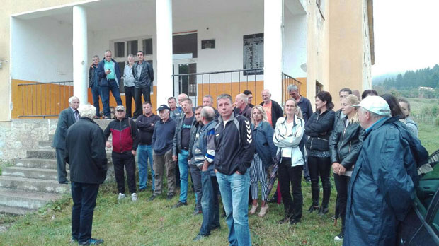 ОДЛУЧИЛИ ДА ИПАК ИСПИШУ ДЕЦУ: Директорка није дала оставку