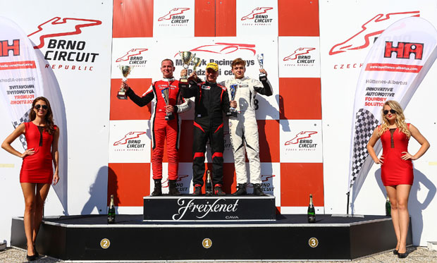 ВЕСНИЋ УБЕДЉИВО ДО ТИТУЛЕ: Ужички аутомобилиста постигао фантастичан резултат у шампионату Централноевропске зоне