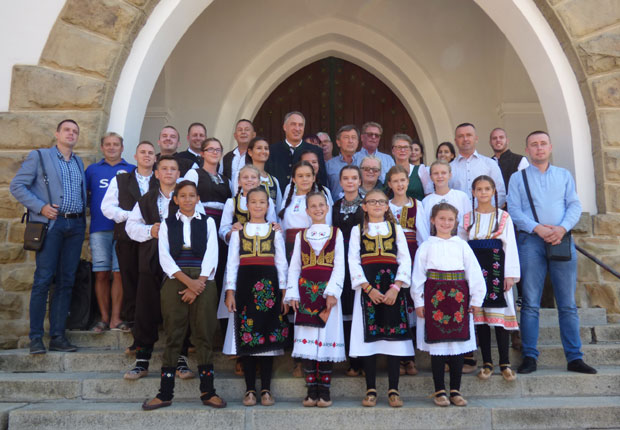 КУЛТУРА ШИРИ САРАДЊУ: Слике настале подно Мајевице пред Бечлијама