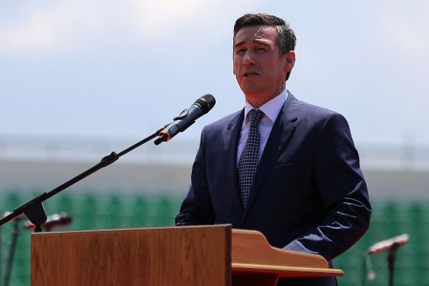 ВЕСЕЉИ ПОНОВО ПРОВОЦИРА: Газиводе припадају Косову!
