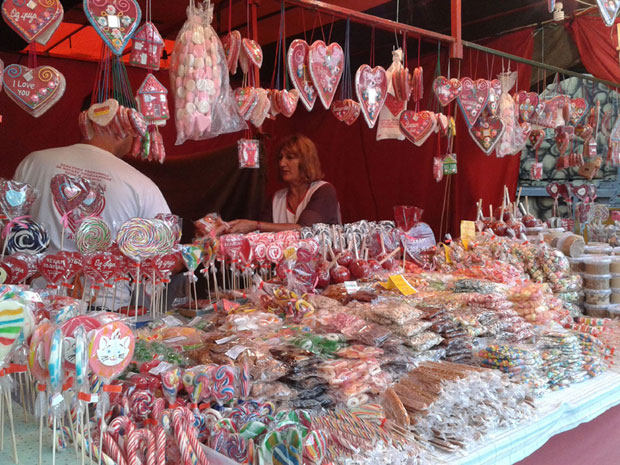 “КО ПРИЂЕ БЛИЖЕ 100 ДИНАРА НИЖЕ: На вашару у Љубићу све од Маркса до лед рефлектора