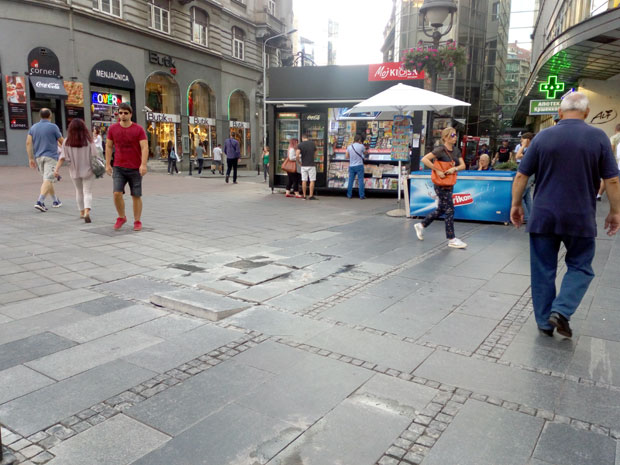 КНЕЗ МИХАИЛОВА УЛИЦА: Гранитне плоче већ поломљене