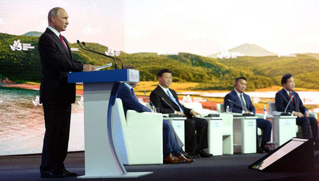 Путин нуди мир, али не острва