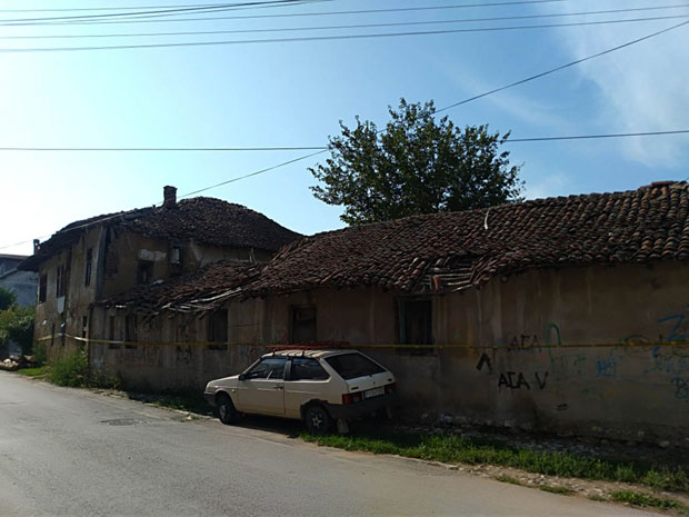 ДЕВАСТИРАНО ПИРОТСКО ЗНАМЕЊЕ: “Бела мачка” опасност за пролазнике