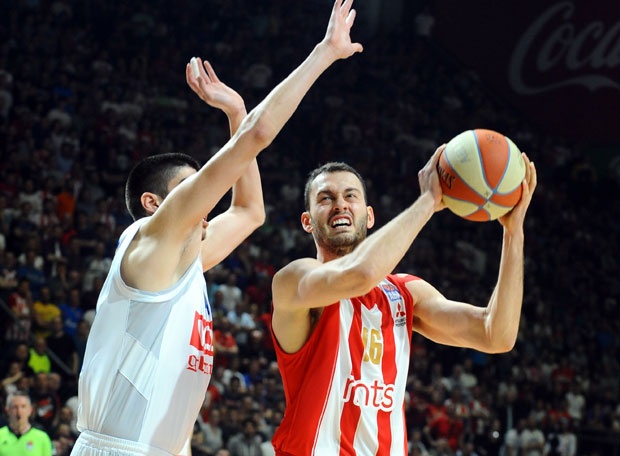 ОГЛАСИЛИ СЕ И ЦРВЕНО-БЕЛИ: Ми немамо информацију да Јанковић није наш играч!