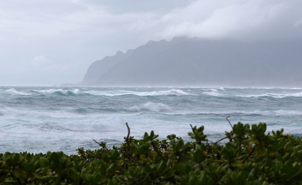 Тропска олуја Оливија погодила Хаваје (ФОТО)