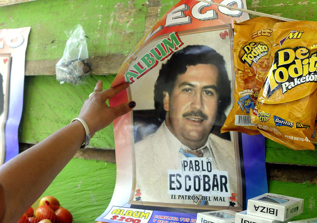 БОЉЕ ЈЕ ДИЛОВАО НЕГО ПЕВАО: Ова музичка легенда је била човек Пабла Ескобара у Мајамију