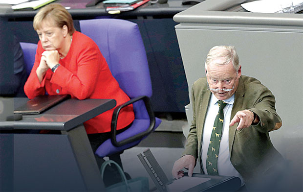 ДЕСНИЧАРИ ТРЕСУ БУНДЕСТАГ: Напустили седницу кад су их назвали ружним и бахатим