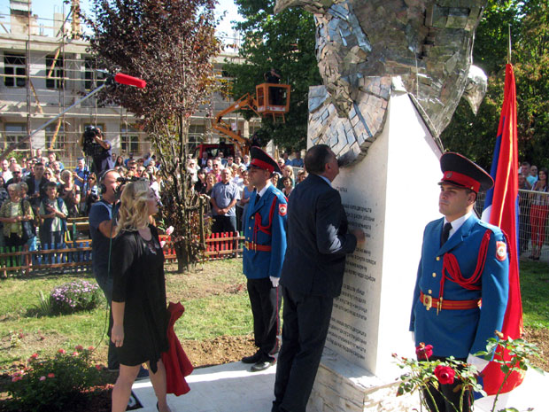 ДОДИК ОТКРИО СПОМЕНИК ЗА 120 СРПСКИХ МАЛИШАНА: Нема опроста онима који су убијали децу