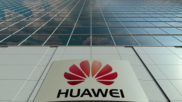 Huawei открио кад стижу телефони са савитљивим екраном 